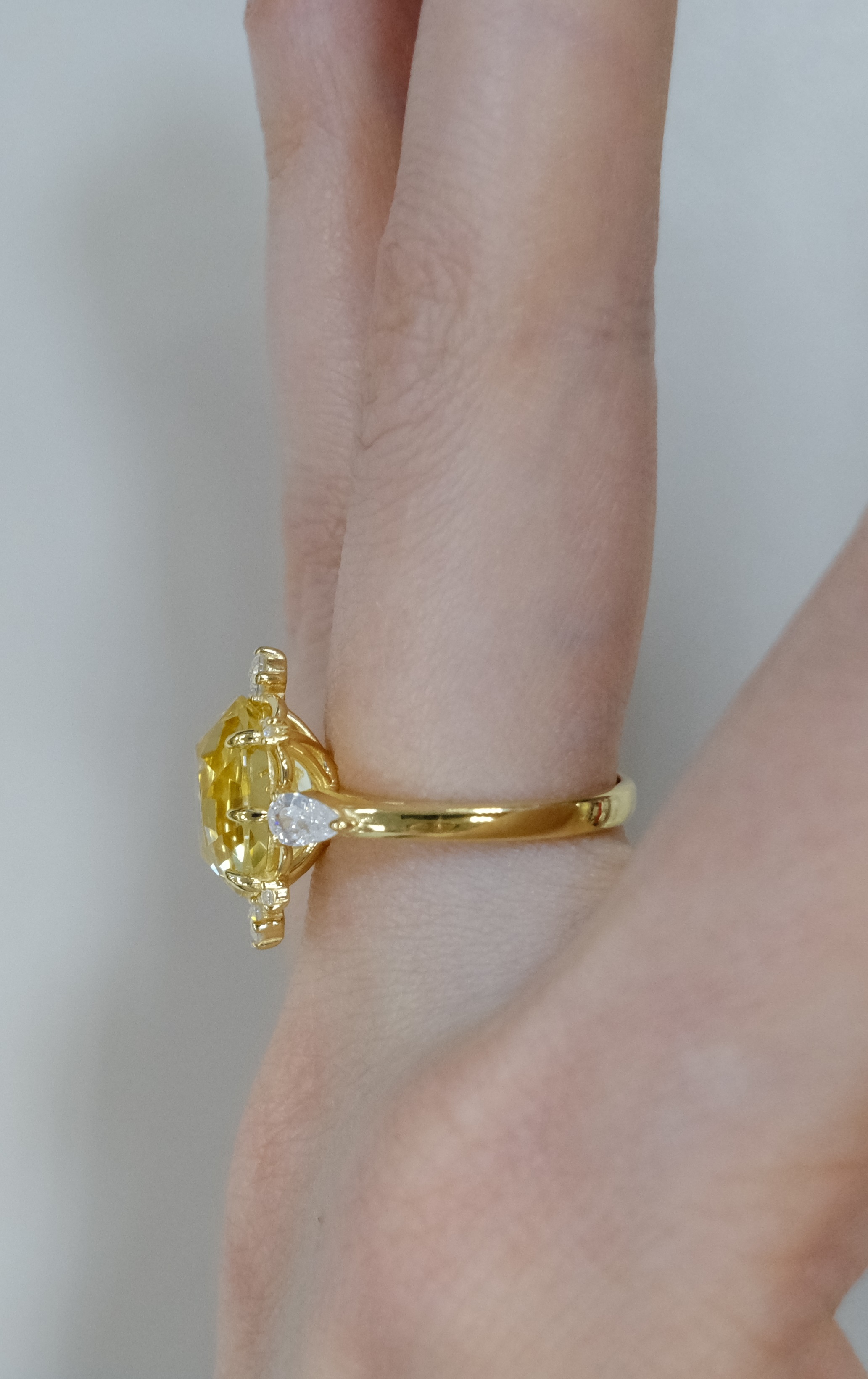 Серебряное кольцо с цитрином